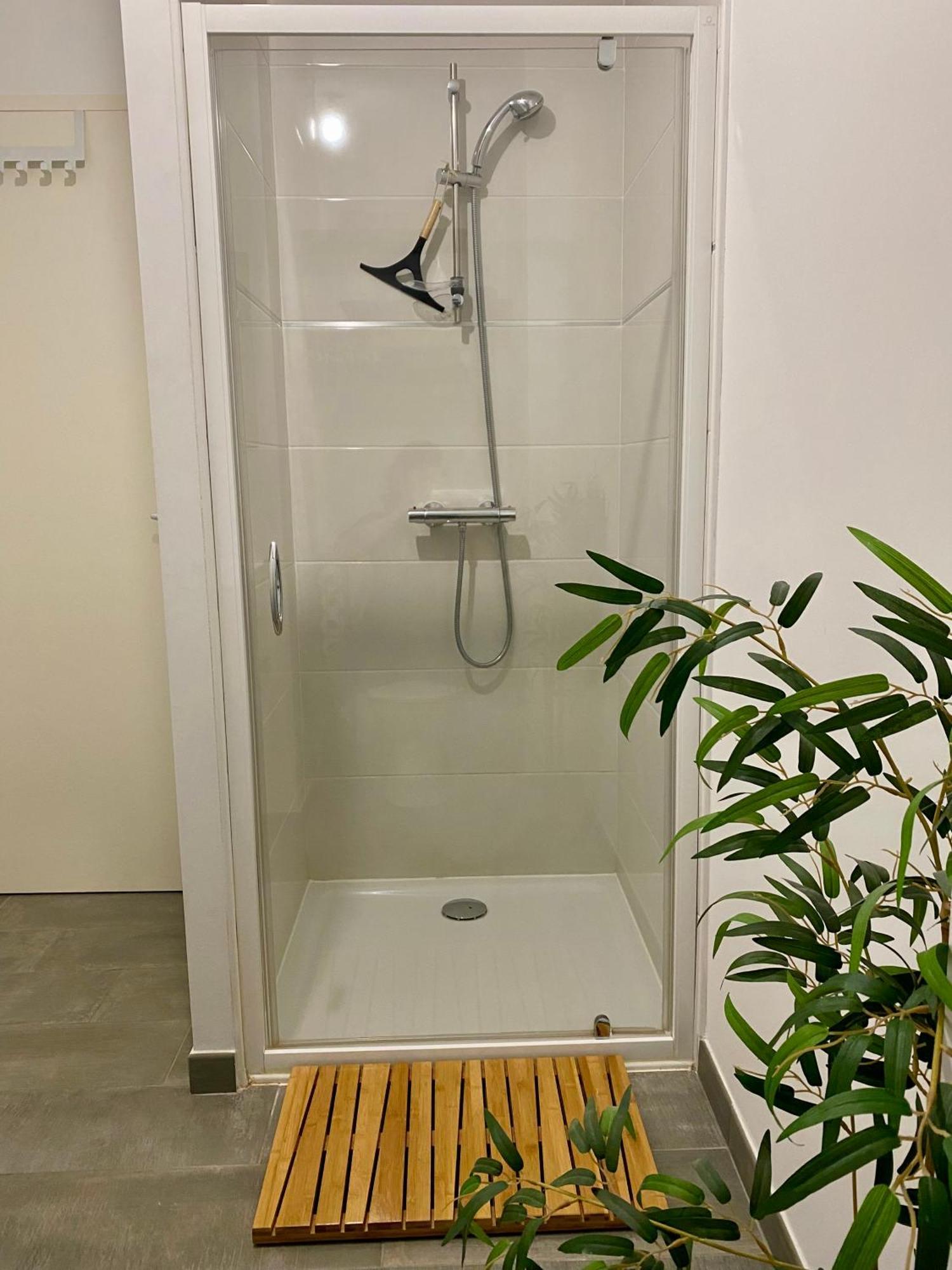 « La Bicyclette » 35M2 Tout Equipe Centre Ville Mayenne Exterior photo